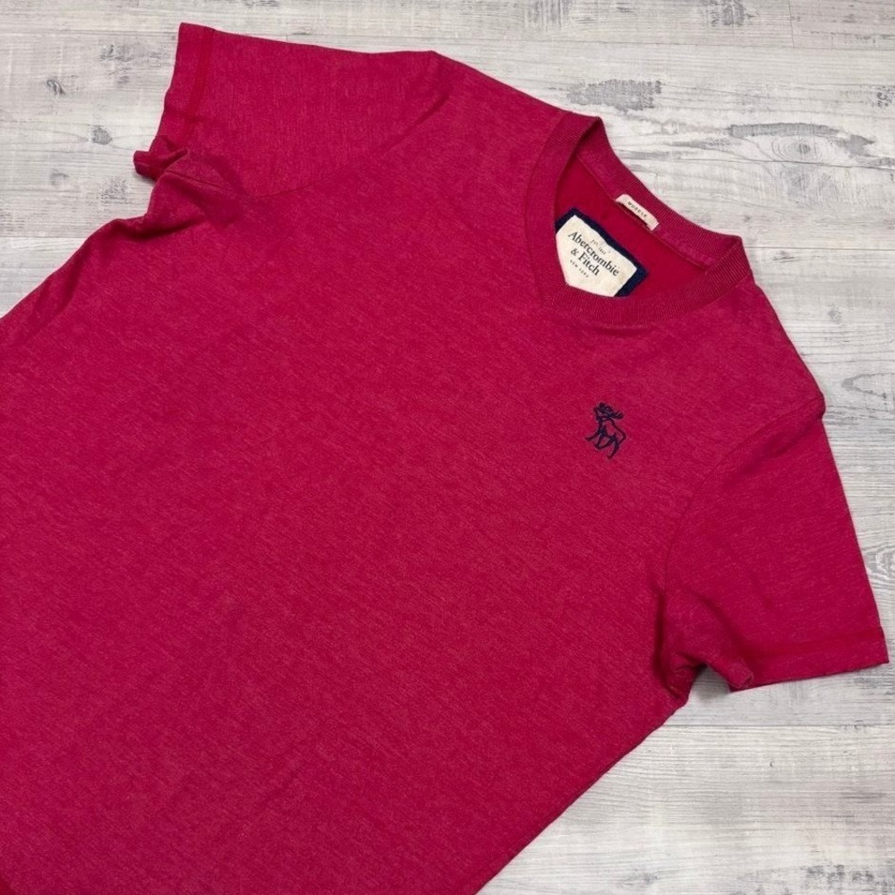 Abercrombie & Fitch Vtg Style Mens XL Red Muscle Fit V-Neck Short Sleeve Logo